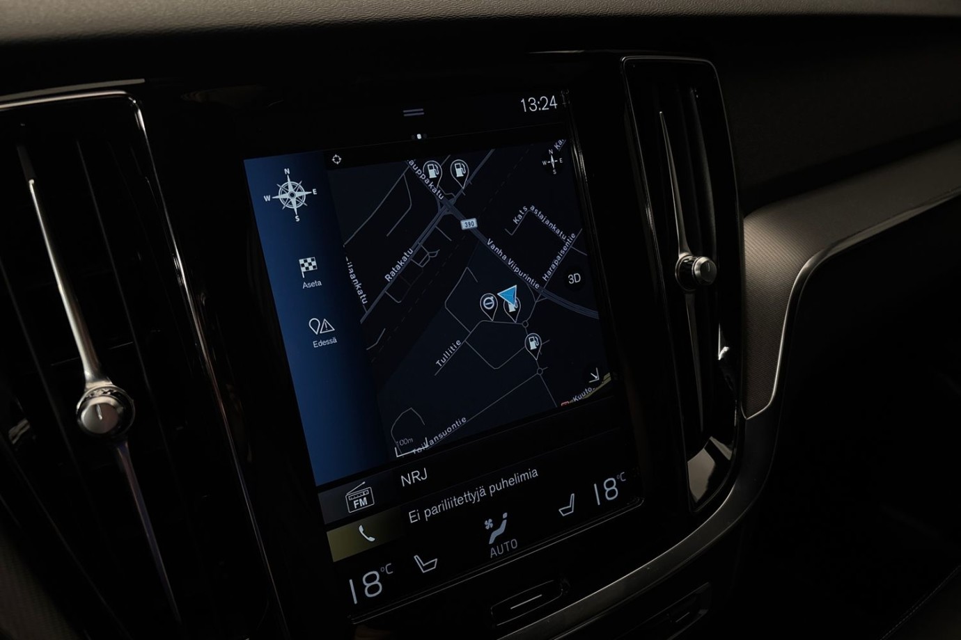 Esittelykuva Volvo V60 lataushybridiautosta.