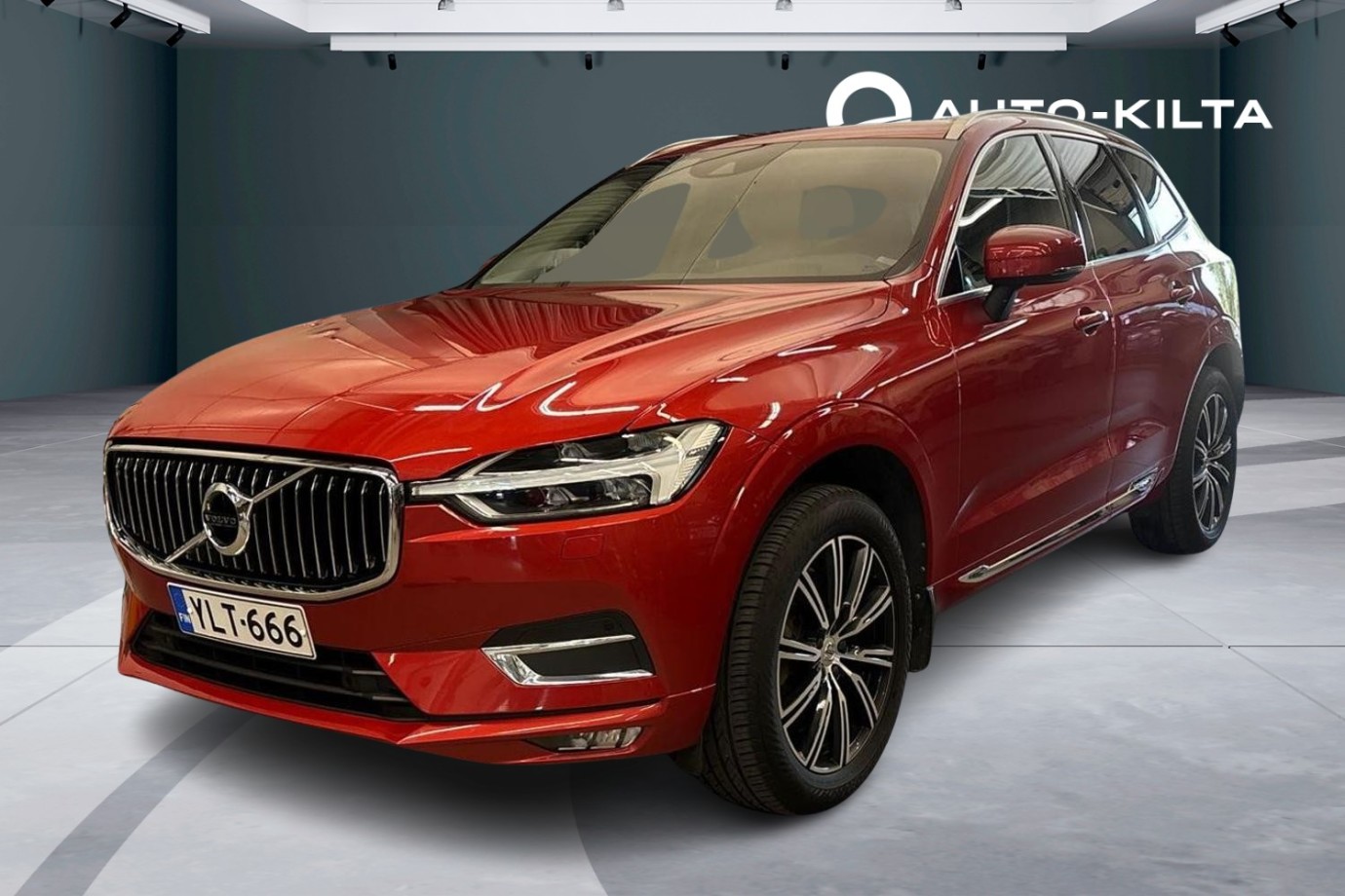 Esittelykuva Volvo XC60 kevythybridiautosta.