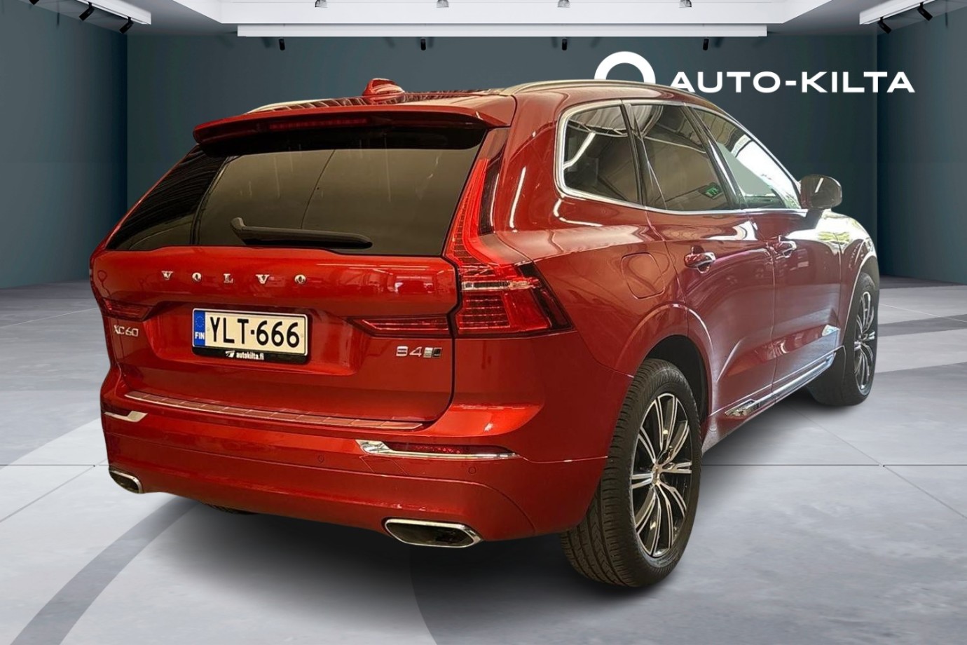 Esittelykuva Volvo XC60 kevythybridiautosta.