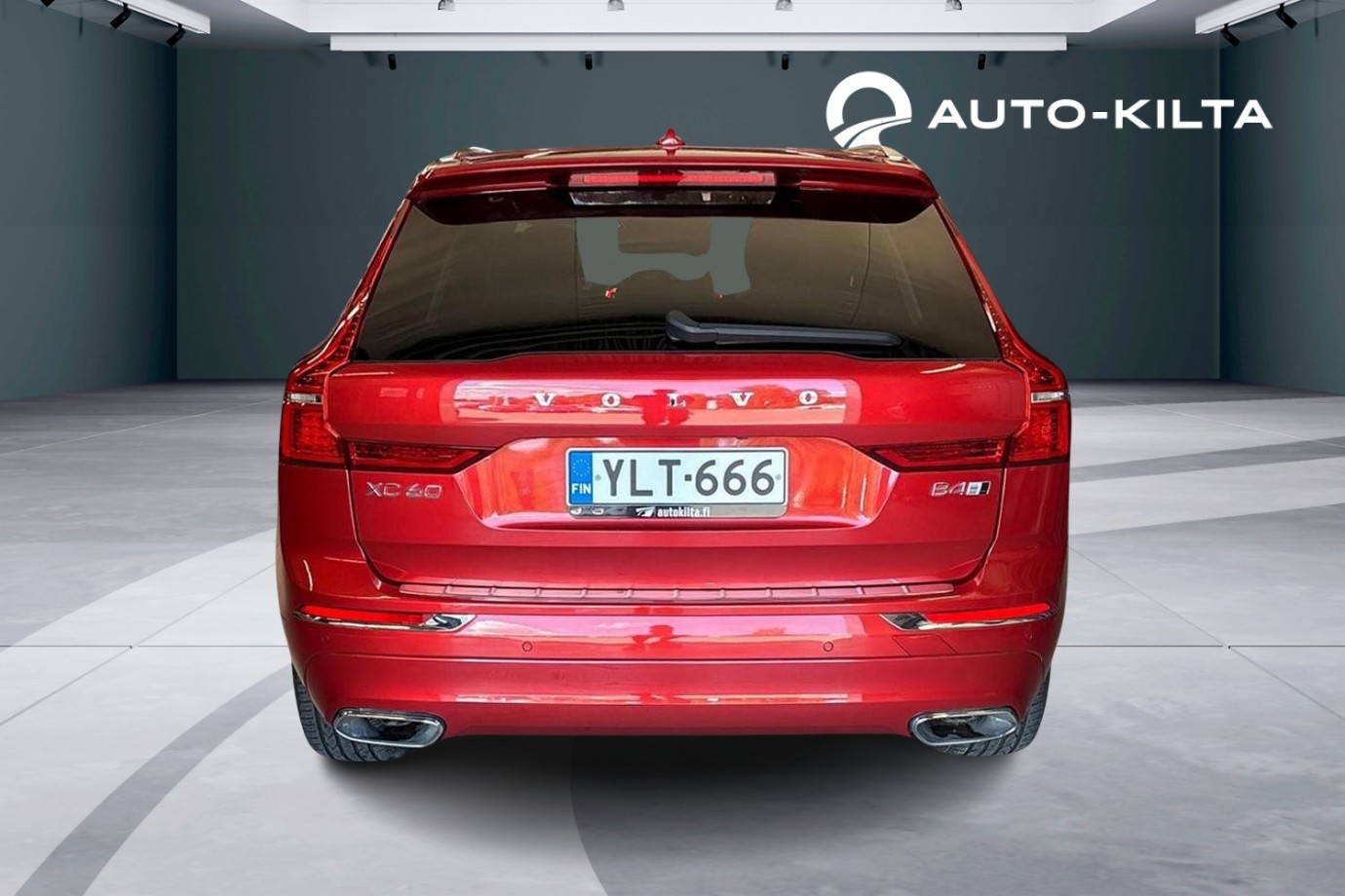 Esittelykuva Volvo XC60 kevythybridiautosta.