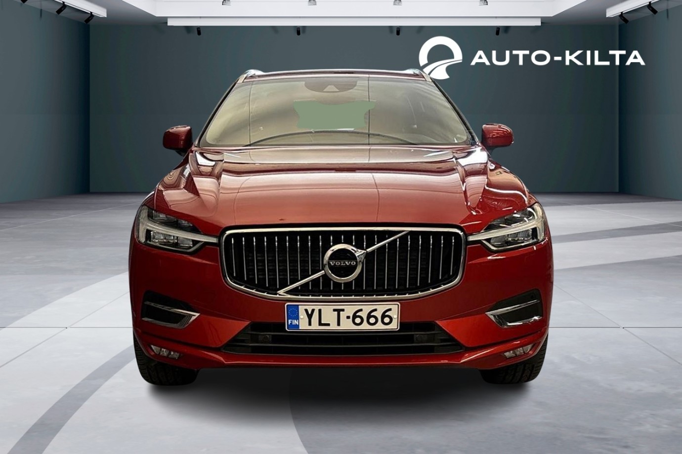 Esittelykuva Volvo XC60 kevythybridiautosta.