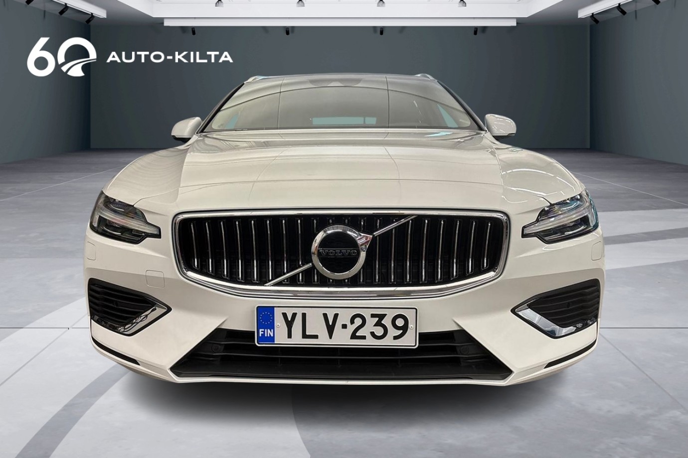 Esittelykuva Volvo V60 lataushybridiautosta.
