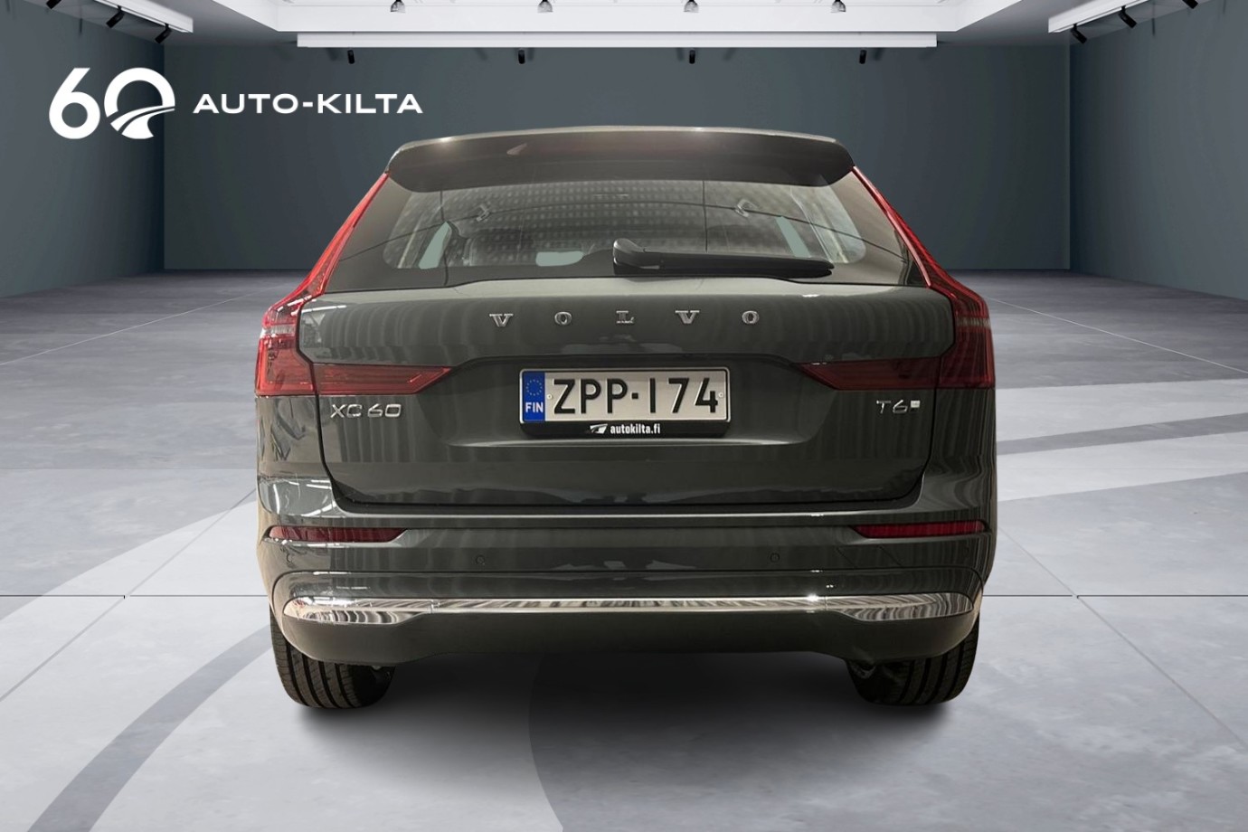 Esittelykuva Volvo XC60 lataushybridiautosta.