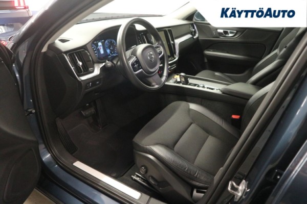 Esittelykuva VOLVO V60 bensiiniautosta.