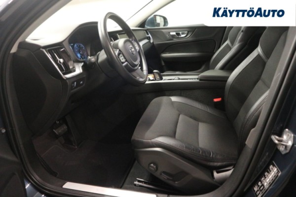 Esittelykuva VOLVO V60 bensiiniautosta.