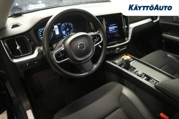 Esittelykuva VOLVO V60 bensiiniautosta.