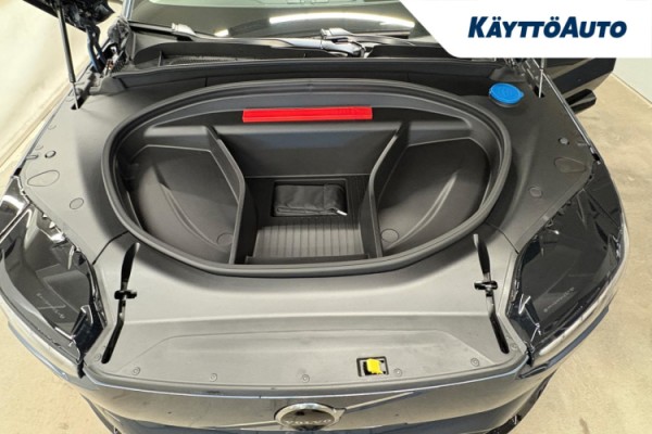 Esittelykuva Volvo EX90 täyssähköautosta.