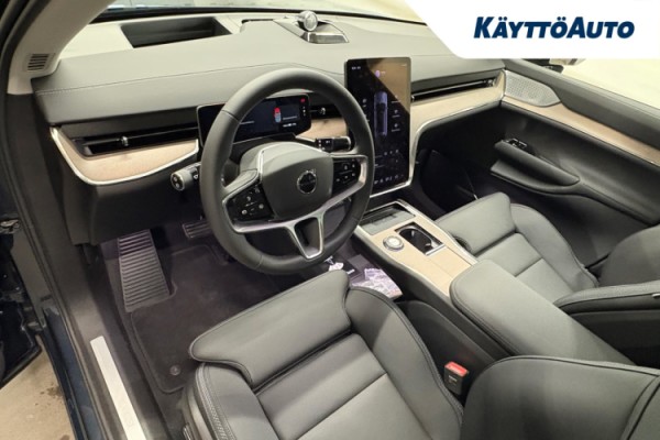 Esittelykuva Volvo EX90 täyssähköautosta.