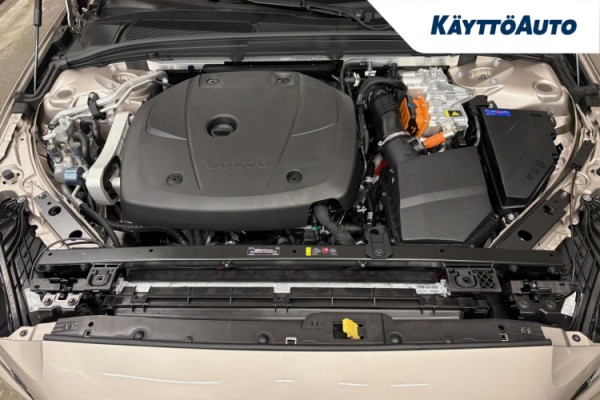 Esittelykuva Volvo V60 lataushybridiautosta.