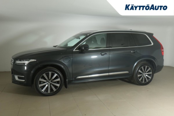 Esittelykuva VOLVO XC90 lataushybridiautosta.