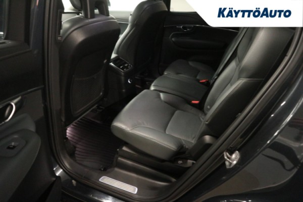 Esittelykuva VOLVO XC90 lataushybridiautosta.