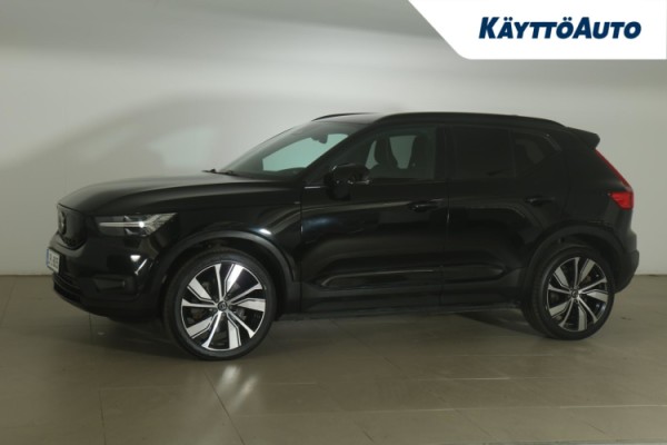 Esittelykuva VOLVO XC40 täyssähköautosta.