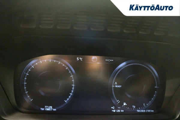 Esittelykuva VOLVO XC90 lataushybridiautosta.