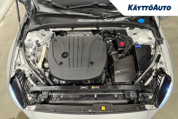 Esittelykuva VOLVO V60 kevythybridiautosta.