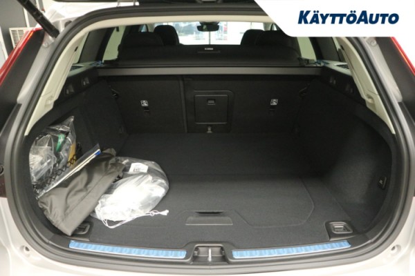 Esittelykuva Volvo V60 lataushybridiautosta.