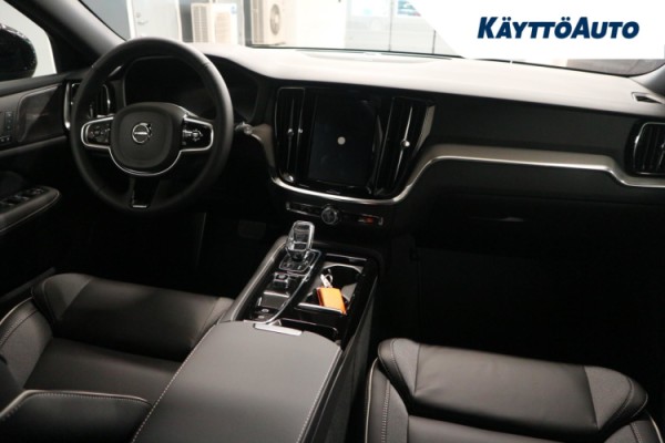 Esittelykuva Volvo V60 bensiiniautosta.