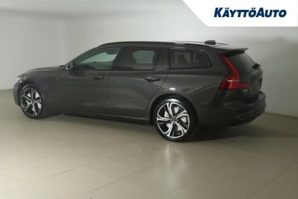 Esittelykuva Volvo V60 bensiiniautosta.