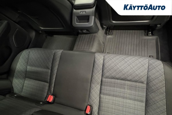 Esittelykuva VOLVO V60 kevythybridiautosta.