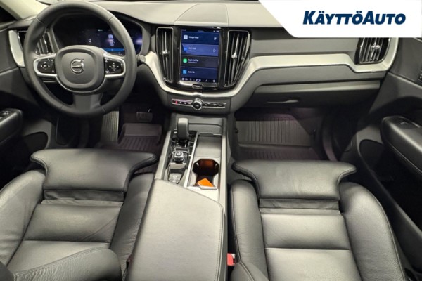Esittelykuva VOLVO XC60 lataushybridiautosta.