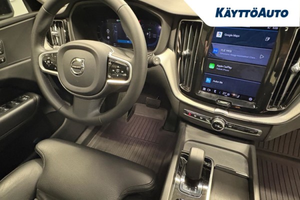 Esittelykuva VOLVO XC60 lataushybridiautosta.