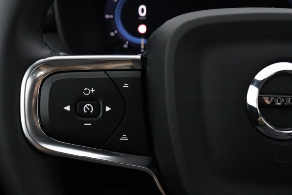 Esittelykuva Volvo XC40 bensiiniautosta.