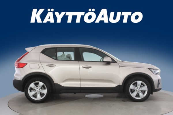Esittelykuva Volvo XC40 bensiiniautosta.