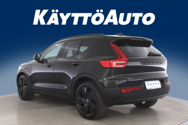 Esittelykuva VOLVO EX40 täyssähköautosta.