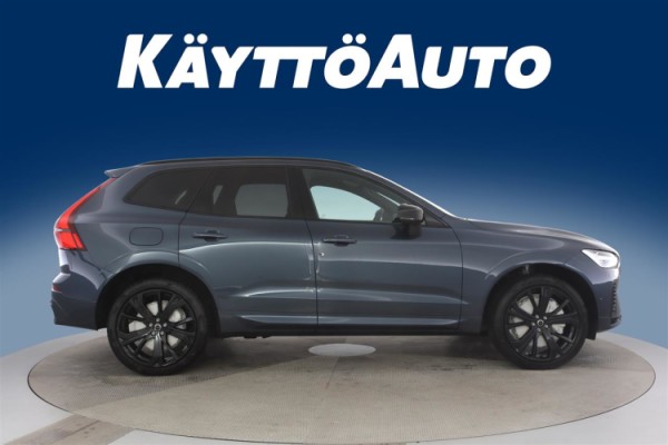 Esittelykuva Volvo XC60 lataushybridiautosta.