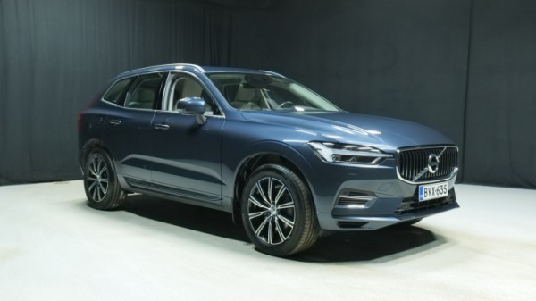 Esittelykuva Volvo XC60 kevythybridiautosta.