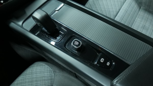 Esittelykuva Volvo V60 bensiiniautosta.