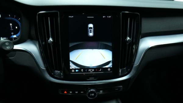Esittelykuva Volvo V60 bensiiniautosta.