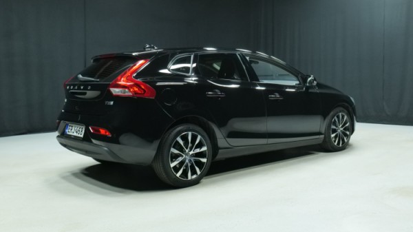 Esittelykuva Volvo V40 bensiiniautosta.