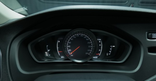 Esittelykuva Volvo V40 bensiiniautosta.