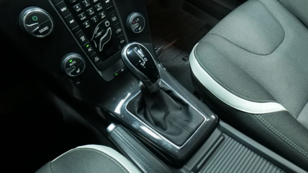 Esittelykuva Volvo V40 bensiiniautosta.