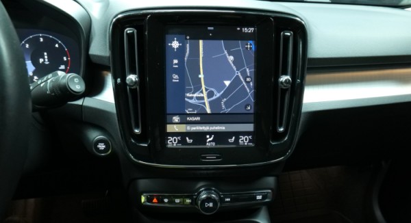 Esittelykuva Volvo XC40 dieselautosta.