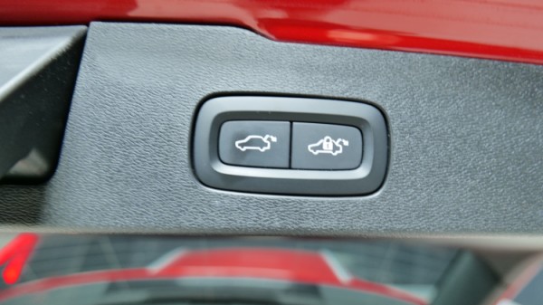 Esittelykuva Volvo V60 dieselautosta.