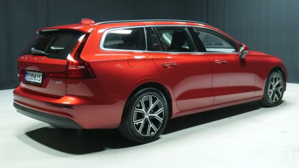 Esittelykuva Volvo V60 bensiiniautosta.