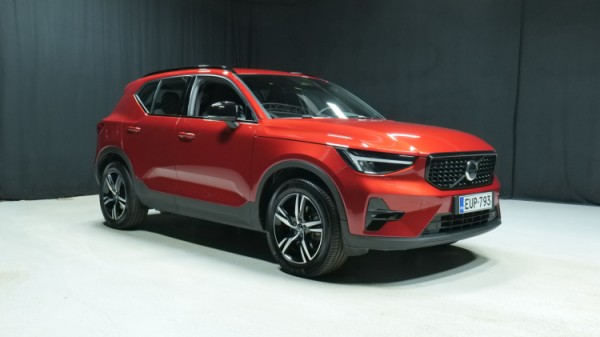 Esittelykuva Volvo XC40 bensiiniautosta.