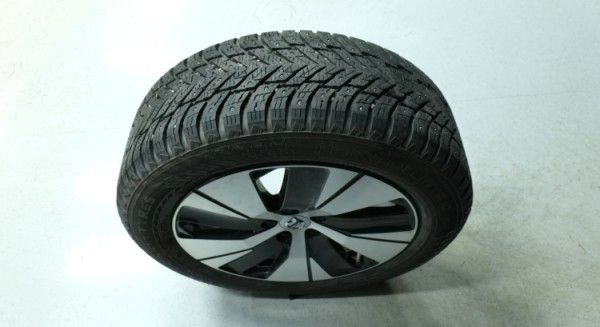 Esittelykuva Volvo XC40 kevythybridiautosta.
