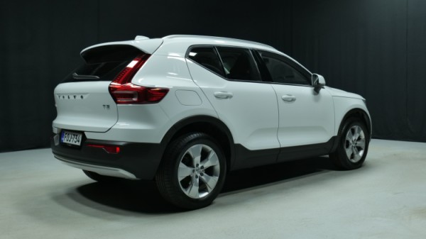 Esittelykuva Volvo XC40 bensiiniautosta.