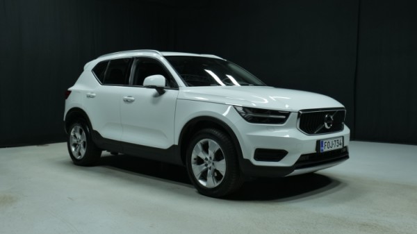 Esittelykuva Volvo XC40 bensiiniautosta.
