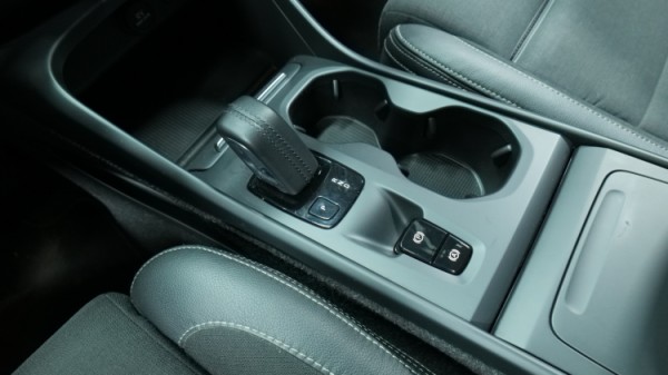 Esittelykuva Volvo XC40 bensiiniautosta.