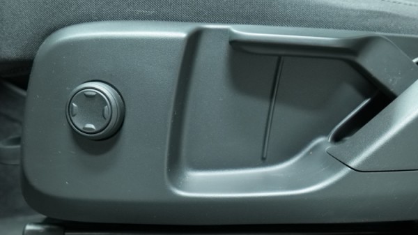 Esittelykuva Volvo XC40 bensiiniautosta.