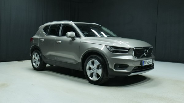 Esittelykuva Volvo XC40 bensiiniautosta.