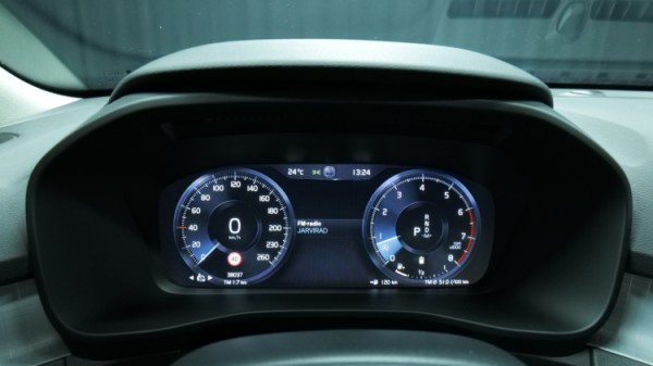 Esittelykuva Volvo XC40 bensiiniautosta.