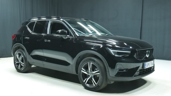 Esittelykuva Volvo XC40 bensiiniautosta.