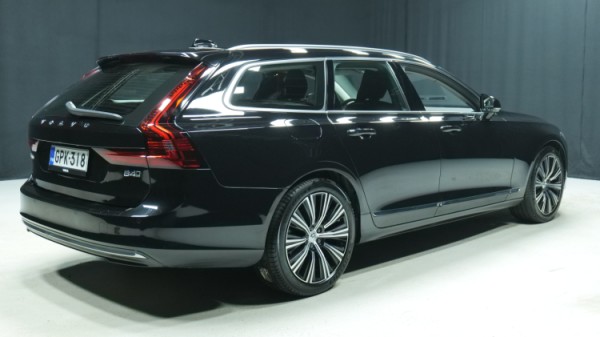 Esittelykuva Volvo V90 dieselautosta.