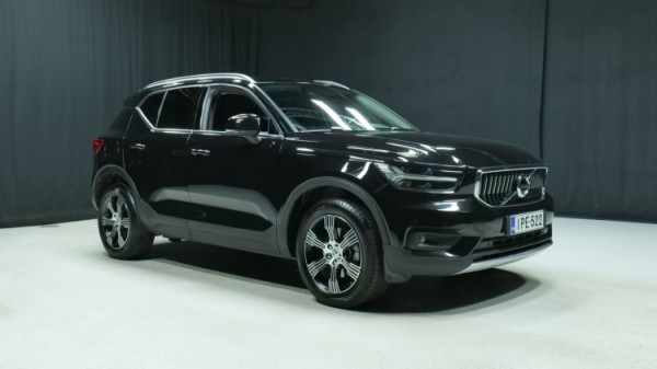 Esittelykuva Volvo XC40 bensiiniautosta.