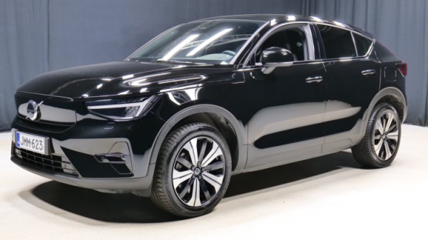 Esittelykuva Volvo C40 täyssähköautosta.