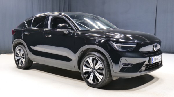 Esittelykuva Volvo C40 täyssähköautosta.